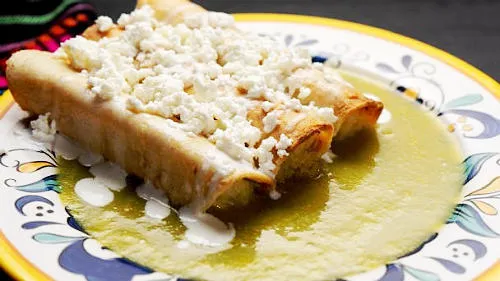 Flautas doradas mexicanas