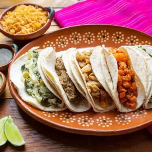 Tacos de guisado tradicional